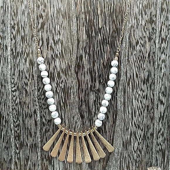 Long Marbled Beaded Statement Necklace with Gold-tone Textured Bar Pendants - Picture 15 of 16